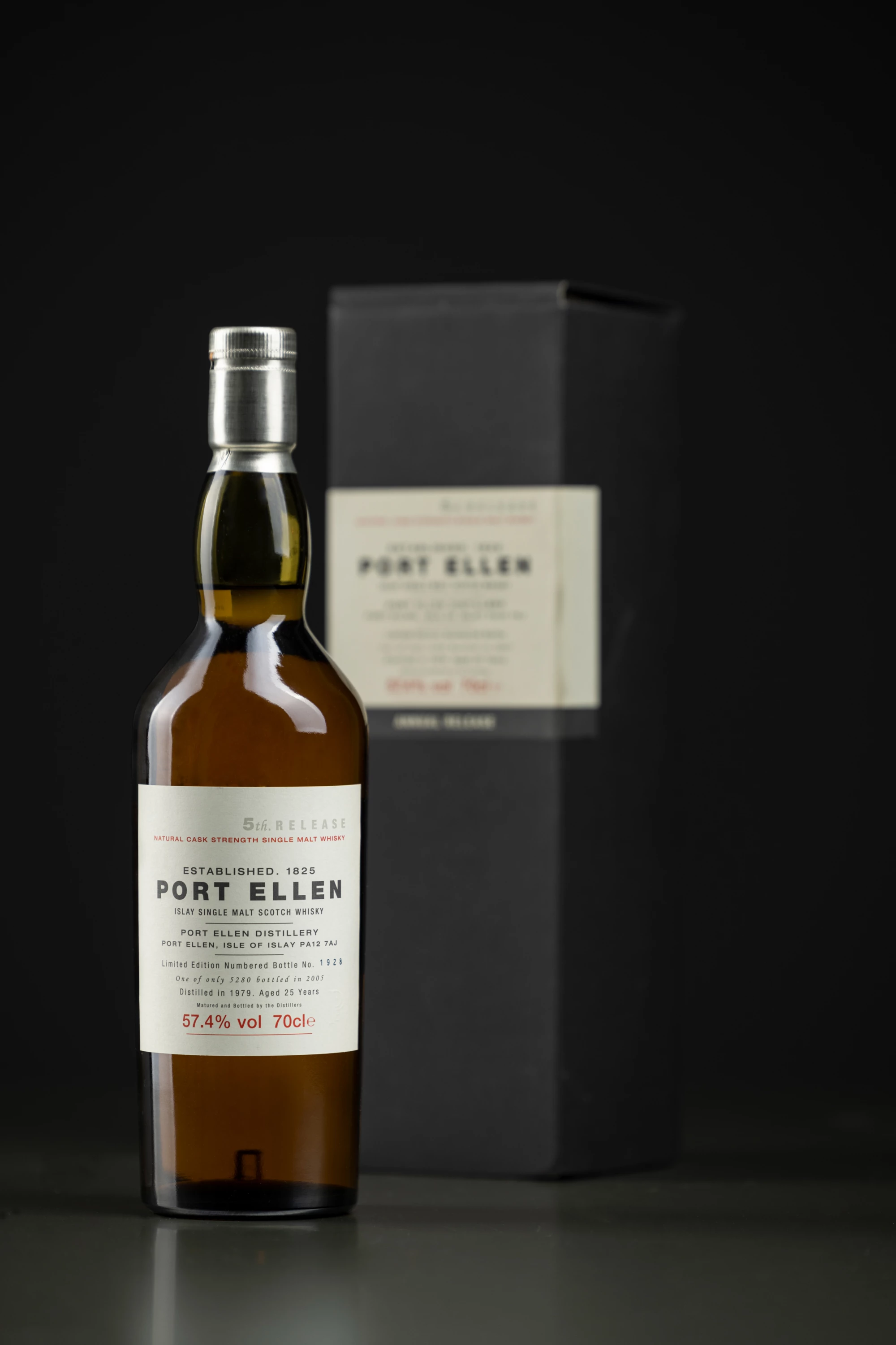 Port Ellen - Single Malt Scotch Whisky "25 Ans - 5th Release" 1979 57.40° Giftbox, 70cl