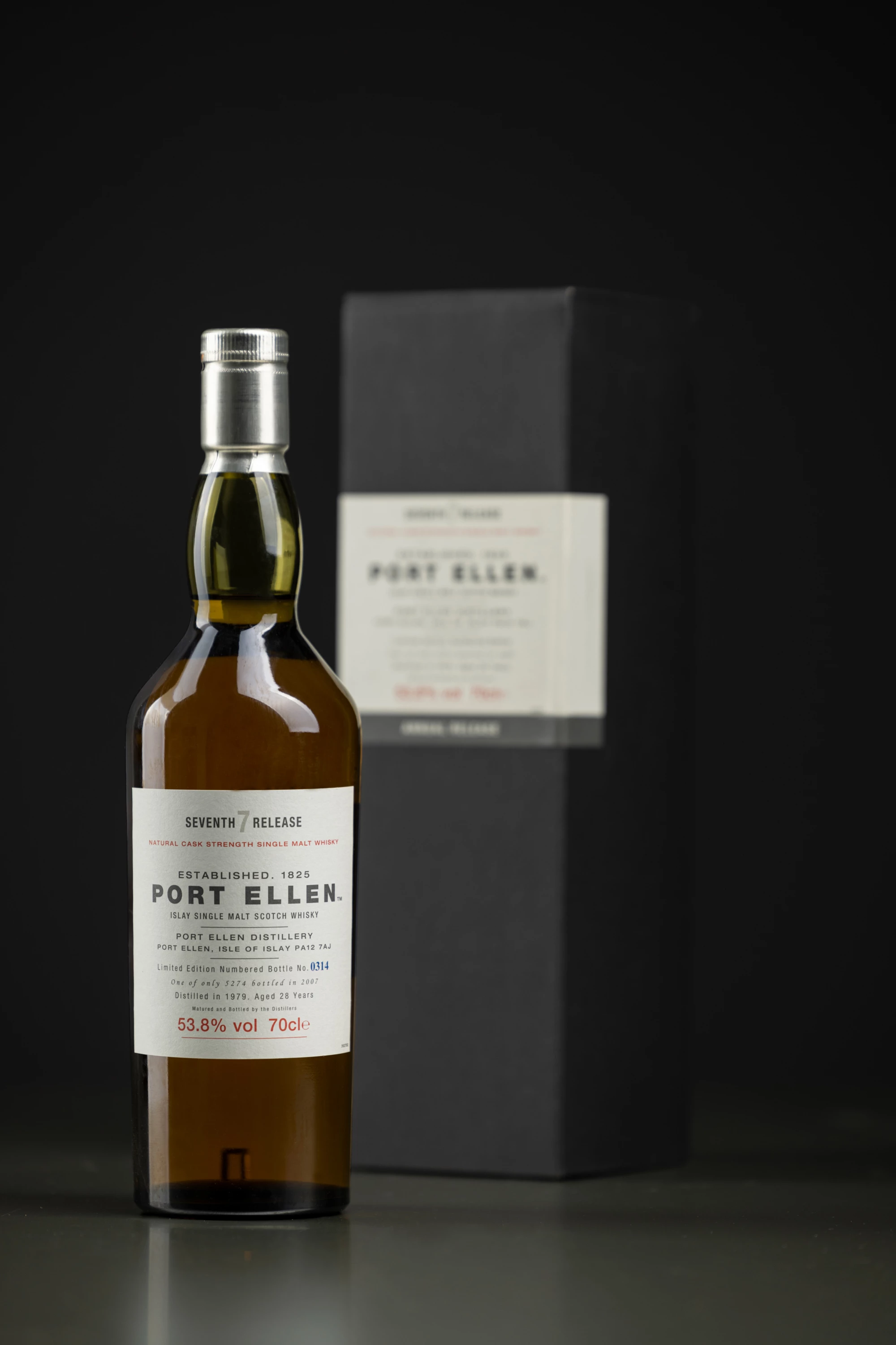 Port Ellen - Single Malt Scotch Whisky "28 Ans - 7th Release" 1979 53.80° Giftbox, 70cl