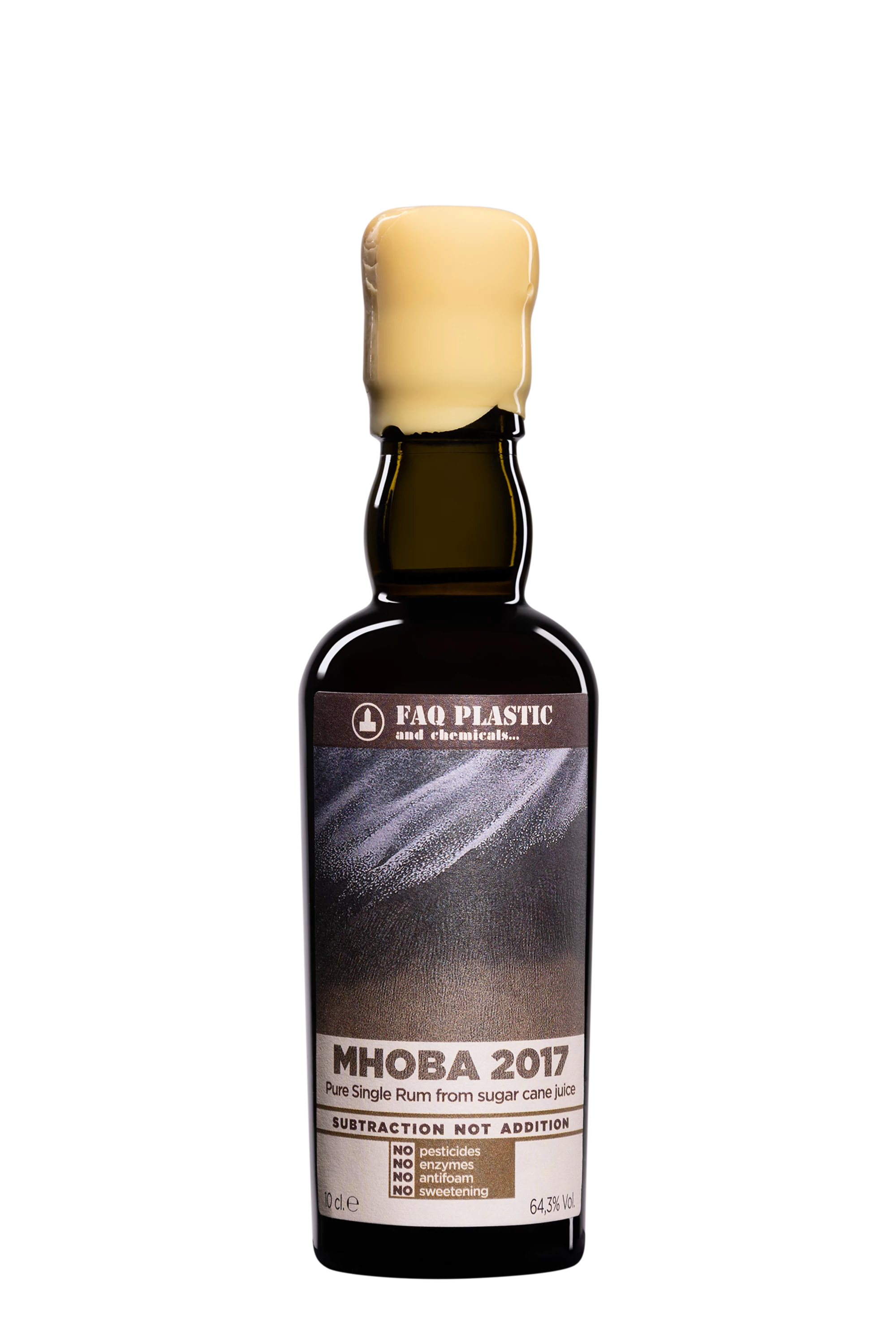 Vélier - Pur Cane Juice South African Rhum "Mhoba - FAQ Plastic" Brun 2017 64.3° Giftbox, 10cl